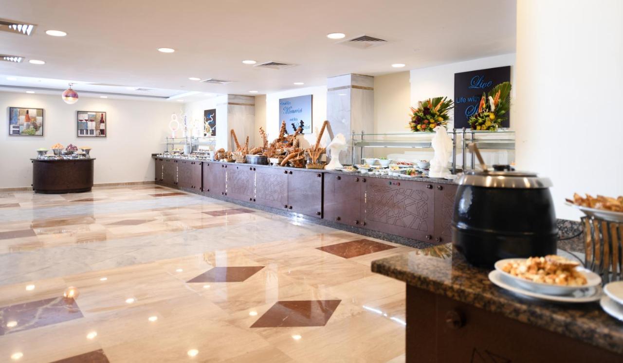 Tolip El Forsan Hotel Iszmáilija Kültér fotó The buffet at the hotel