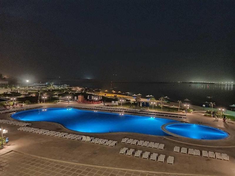 Tolip El Forsan Hotel Iszmáilija Kültér fotó The Dead Sea at night